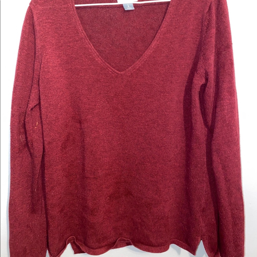 Old navy sweater